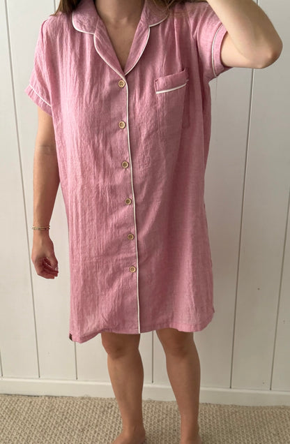Camisón rosa viejo
